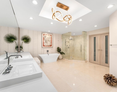 17301 Biscayne Boulevard - Photo Thumbnail 25