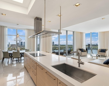 17301 Biscayne Boulevard - Photo Thumbnail 11