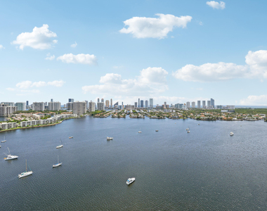 17301 Biscayne Boulevard - Photo Thumbnail 9