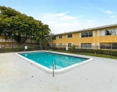 500 Se 2nd Avenue - Photo Thumbnail 1