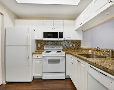 2812 Grande Parkway - Photo Thumbnail 9