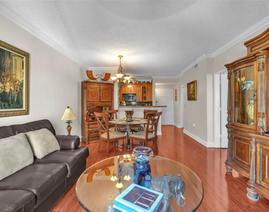 630 S Sapodilla Avenue - Photo Thumbnail 5