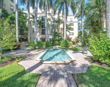 630 S Sapodilla Avenue - Photo Thumbnail 18