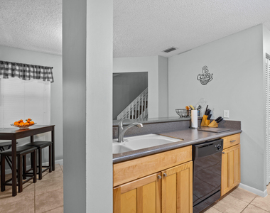 12196 Sag Harbor Court - Photo Thumbnail 9