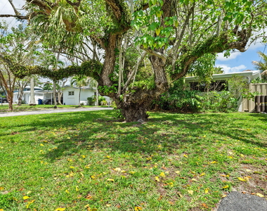 2512 Sugarloaf Lane - Photo Thumbnail 7