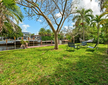 2512 Sugarloaf Lane - Photo Thumbnail 4