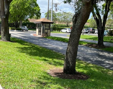 1921 Sw 15th Street - Photo Thumbnail 1