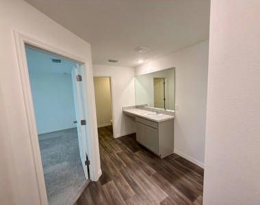 6446 Nw Polly Court - Photo Thumbnail 2