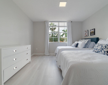 11790 Saint Andrews Place - Photo Thumbnail 7