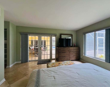 7834 Edgewater Drive - Photo Thumbnail 20