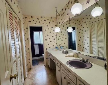 7834 Edgewater Drive - Photo Thumbnail 35