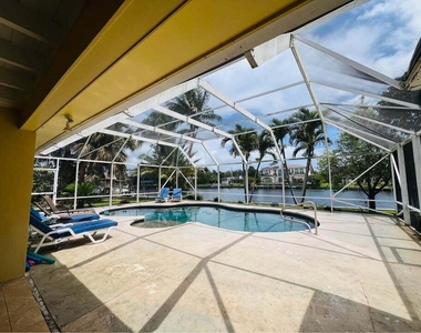 7834 Edgewater Drive - Photo Thumbnail 40