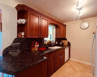 7834 Edgewater Drive - Photo Thumbnail 14