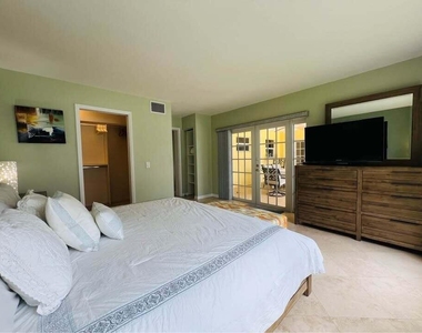 7834 Edgewater Drive - Photo Thumbnail 19