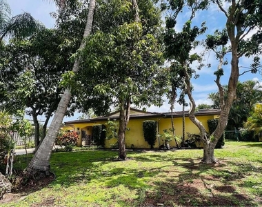 7834 Edgewater Drive - Photo Thumbnail 49