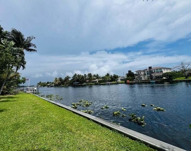 7834 Edgewater Drive - Photo Thumbnail 41
