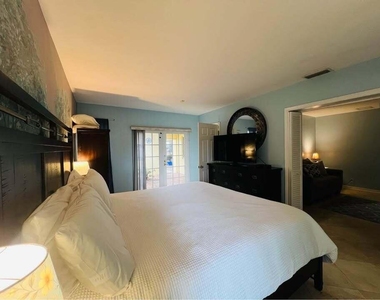 7834 Edgewater Drive - Photo Thumbnail 34