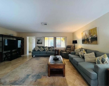 7834 Edgewater Drive - Photo Thumbnail 10