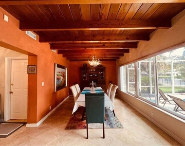 7834 Edgewater Drive - Photo Thumbnail 6