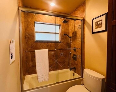 7834 Edgewater Drive - Photo Thumbnail 16