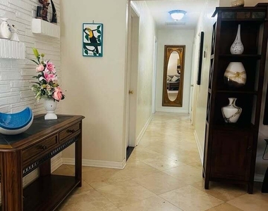 7834 Edgewater Drive - Photo Thumbnail 11