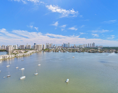 17301 Biscayne Boulevard - Photo Thumbnail 50