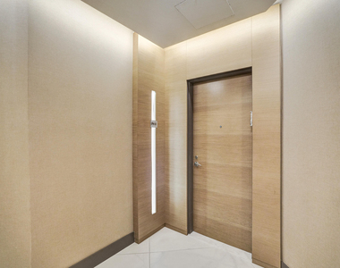17301 Biscayne Boulevard - Photo Thumbnail 1