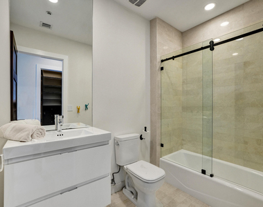 17301 Biscayne Boulevard - Photo Thumbnail 32