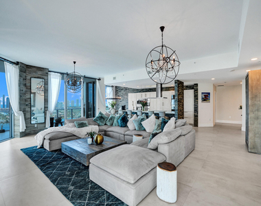 17301 Biscayne Boulevard - Photo Thumbnail 12