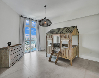17301 Biscayne Boulevard - Photo Thumbnail 31