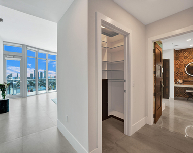 17301 Biscayne Boulevard - Photo Thumbnail 19