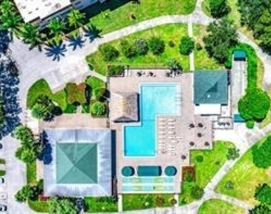435 Sw Natura Avenue - Photo Thumbnail 4