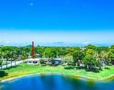 435 Sw Natura Avenue - Photo Thumbnail 1