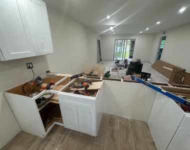 435 Sw Natura Avenue - Photo Thumbnail 13