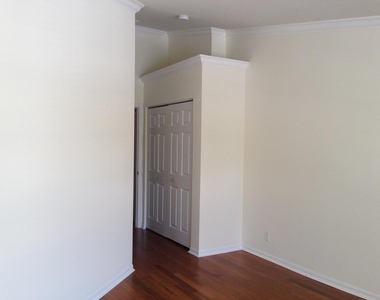 9680 Lago Drive - Photo Thumbnail 32