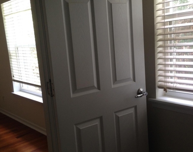 9680 Lago Drive - Photo Thumbnail 18