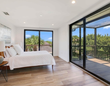 2770 Polo Island Drive - Photo Thumbnail 12
