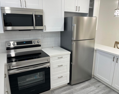 2748 Ne 28th Avenue - Photo Thumbnail 10