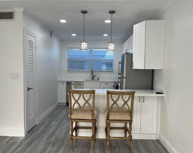 2748 Ne 28th Avenue - Photo Thumbnail 7