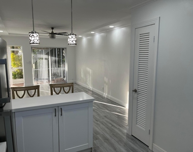 2748 Ne 28th Avenue - Photo Thumbnail 12
