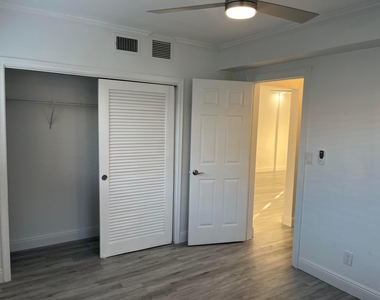 2748 Ne 28th Avenue - Photo Thumbnail 15