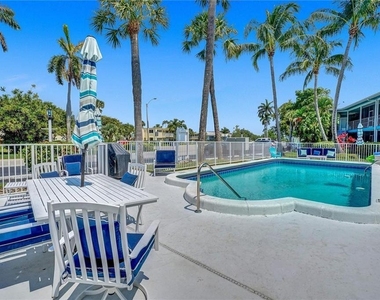 2748 Ne 28th Avenue - Photo Thumbnail 30