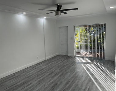 2748 Ne 28th Avenue - Photo Thumbnail 5