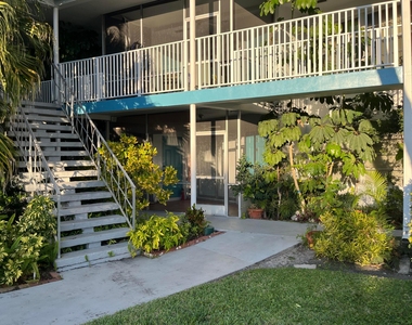 2748 Ne 28th Avenue - Photo Thumbnail 1