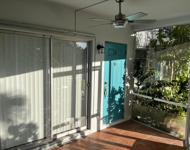 2748 Ne 28th Avenue - Photo Thumbnail 3