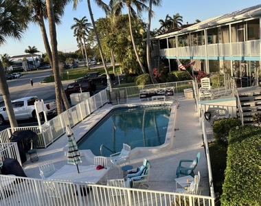 2748 Ne 28th Avenue - Photo Thumbnail 28