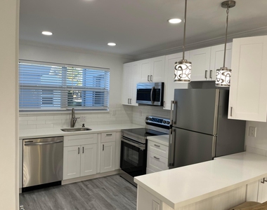 2748 Ne 28th Avenue - Photo Thumbnail 8