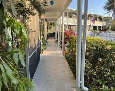 2748 Ne 28th Avenue - Photo Thumbnail 23