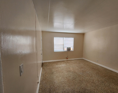 1025 13th Street - Photo Thumbnail 3