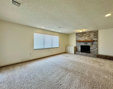 605 Nw 138th Street - Photo Thumbnail 4